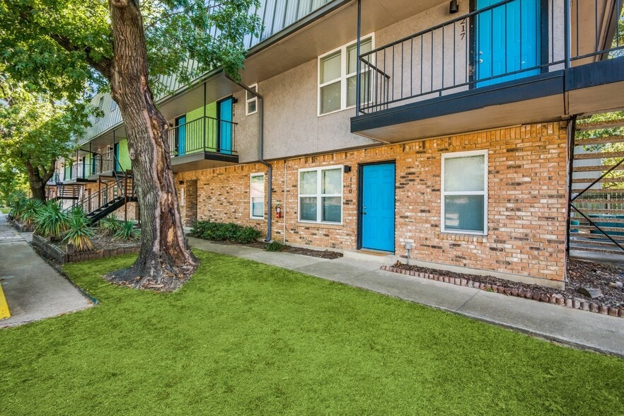 Starlite 425 Fulton St Denton TX 76201 Apartment Finder