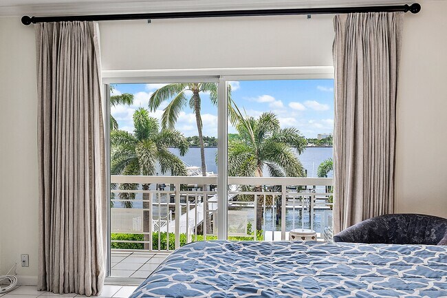 Building Photo - 250 Bradley Pl