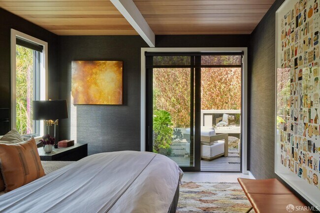 Building Photo - 169 Amber Dr