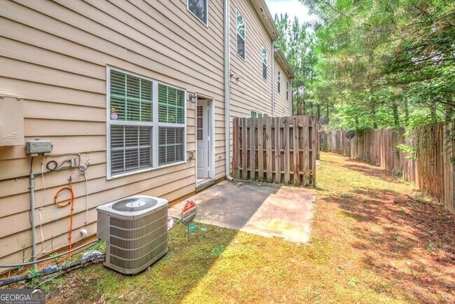 Building Photo - 5041 Lower Elm St