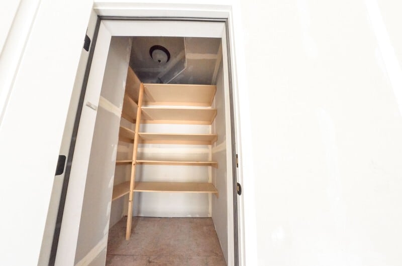 Building Photo - 84 E 715 S
