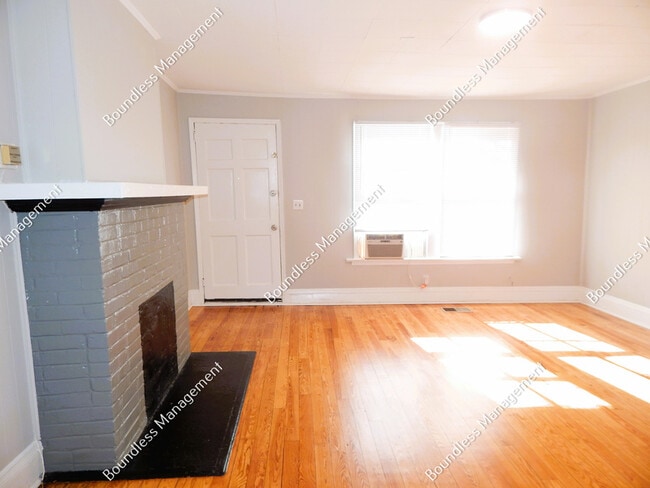 Building Photo - 622 Waldo St SE