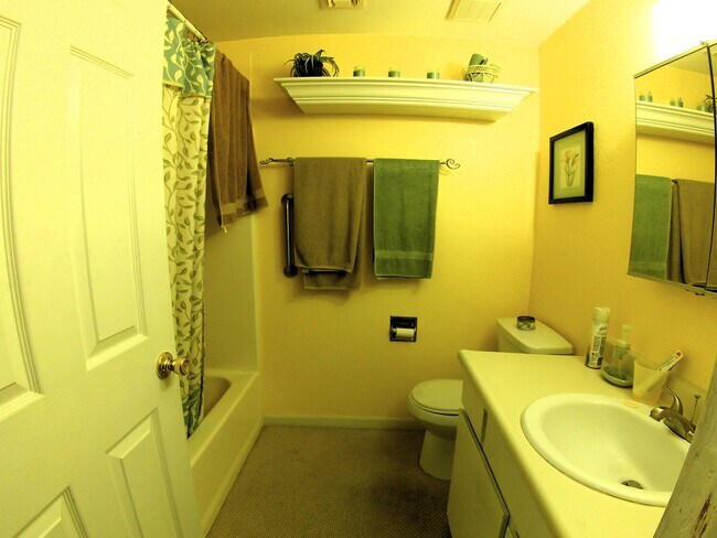 Building Photo - 1791 Long Ave