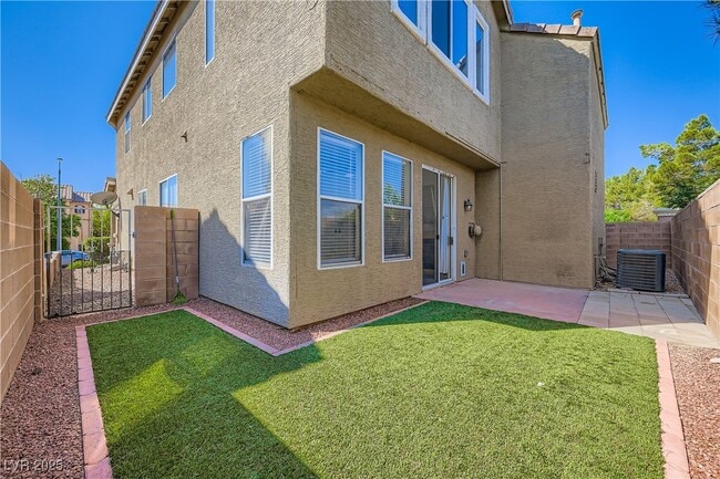 Building Photo - 6048 Attavilla Dr