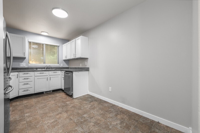 Building Photo - 768 N 1060 W