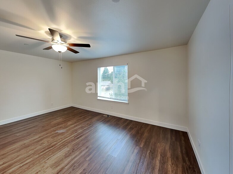 Building Photo - 10601 136th St Ct E