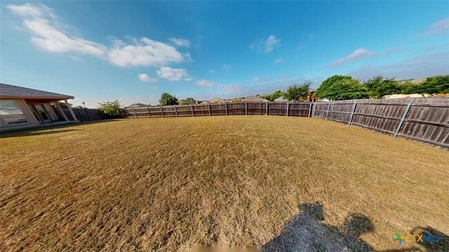 Building Photo - 601 Cattail Cir