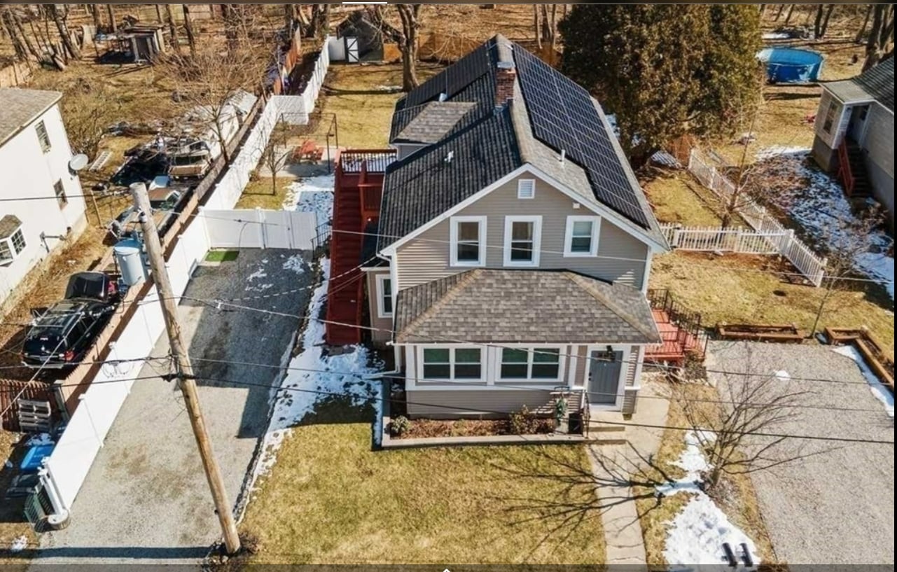 Building Photo - 38 Watch St