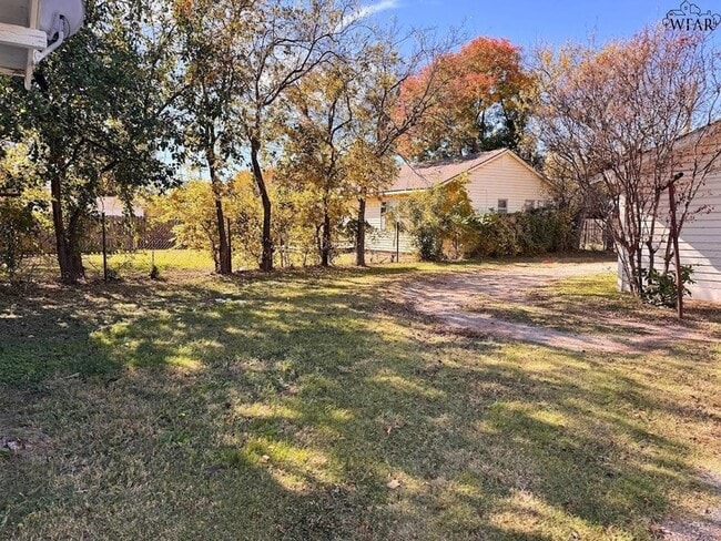 Building Photo - 1710 Monroe St