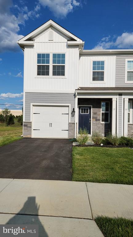 Building Photo - 12 Nelsons Wy