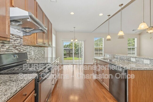 Building Photo - 481 Gianna Ln