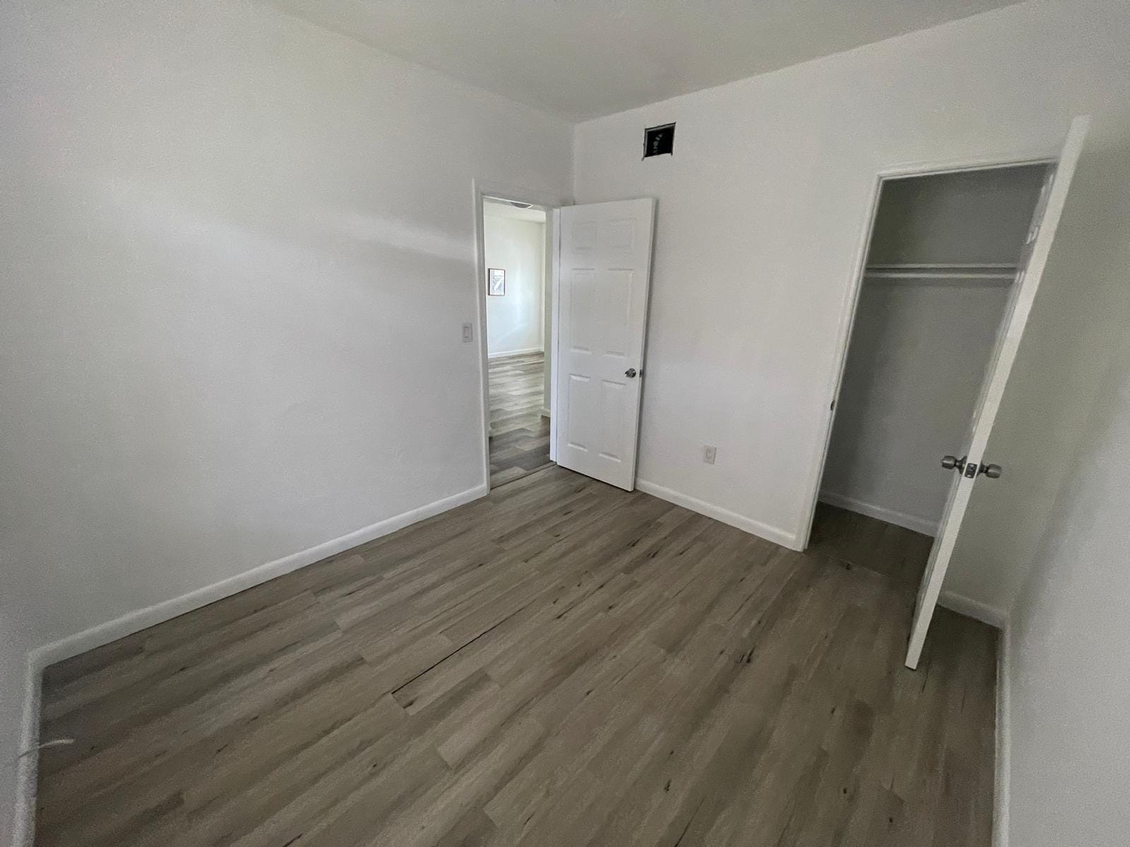 Building Photo - 11301 Peachtree Dr