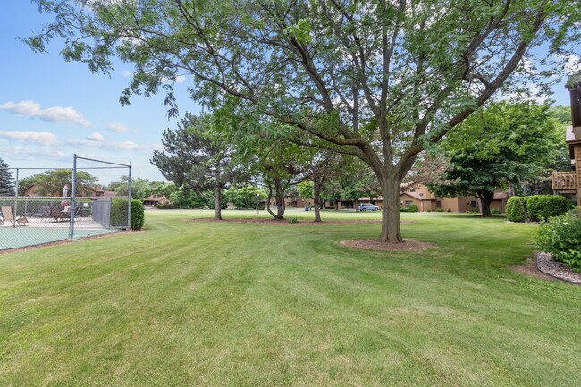 Building Photo - 1140 Manor Dr
