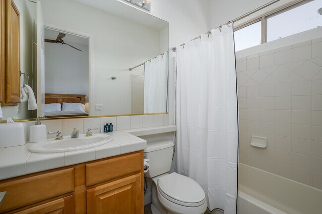 Building Photo - 14705 Canyon Dr