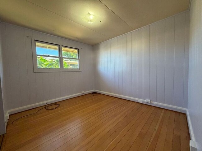 Building Photo - Pearl City: 3 bedroom 1.5 bath single family home with 1 car carport