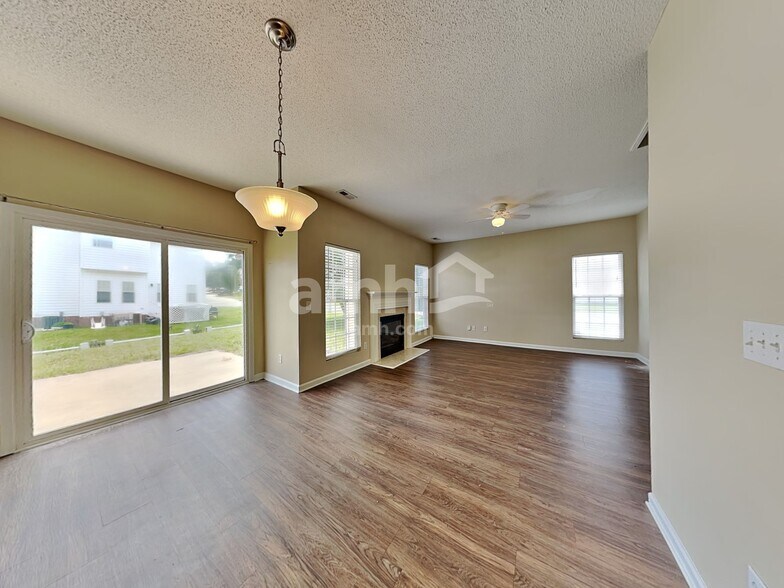 Building Photo - 4406 Snowcrest Ln