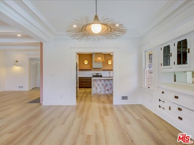 Building Photo - 400 N Avenue 66