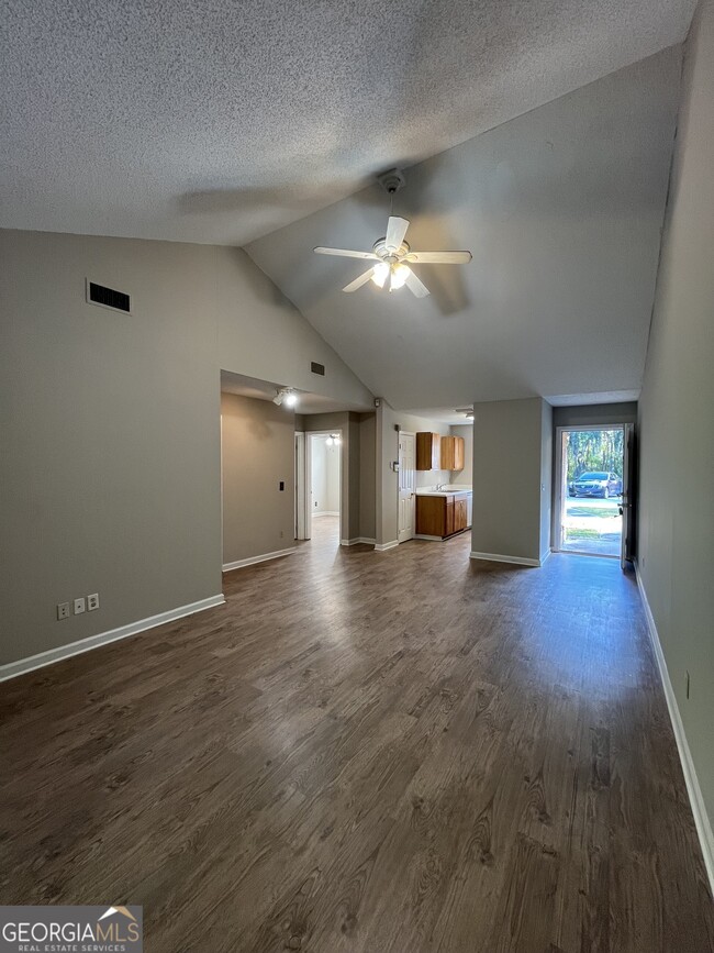 Building Photo - 300 Admiral's Walk Dr