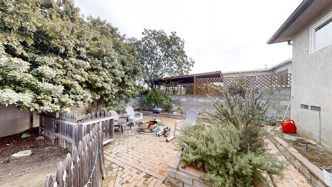 Building Photo - 4985 Curry Dr