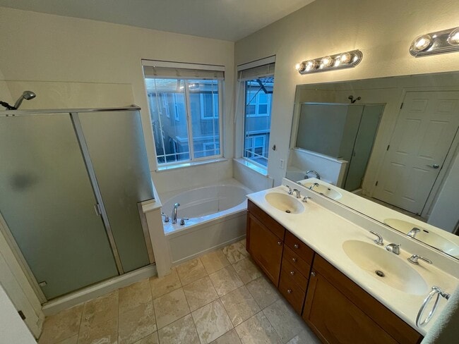 Building Photo - $3995 / 3BR - GORGEOUS NEWER MILPITAS HOME
