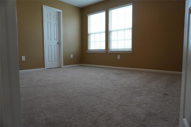 Building Photo - 14503 Overland Pass