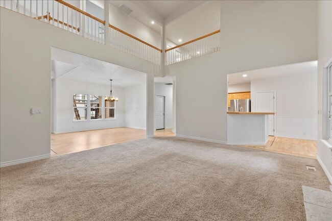 Building Photo - Quiet, Convenient, and Spacious 5 Bedroom 4 Bathroom Home