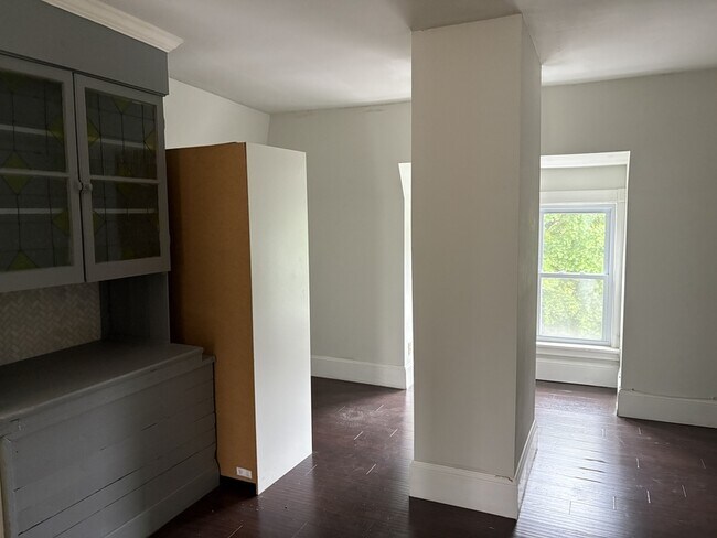 Building Photo - 356 Baynes St