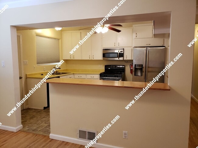 Building Photo - Nice 3 Bedroom, 2 Bathroom, 2 Car Garage and 1,360 Sq Ft. Brick Home in NE Heights.