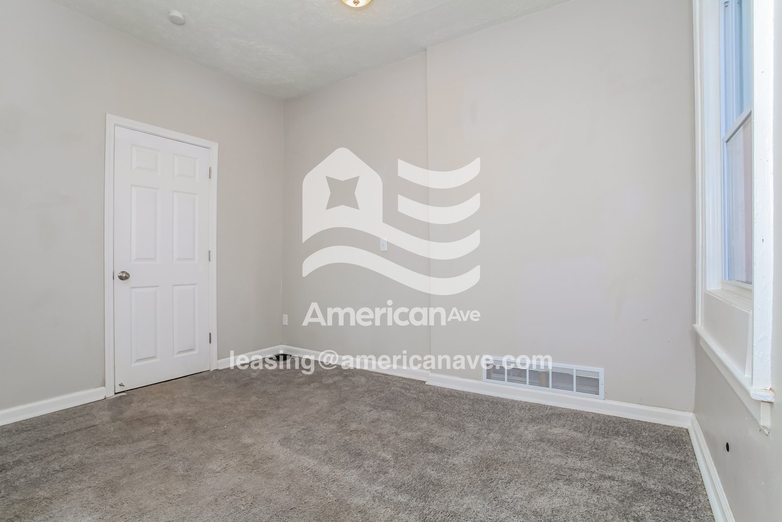 Building Photo - 2420 Freeman Ave