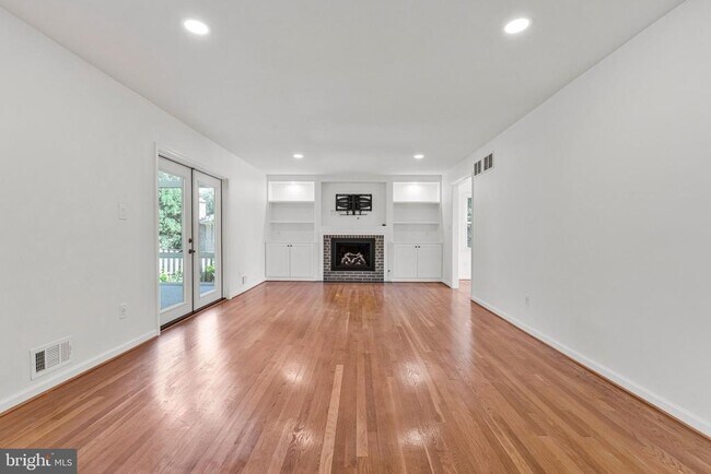 Building Photo - 7730 Falstaff Rd