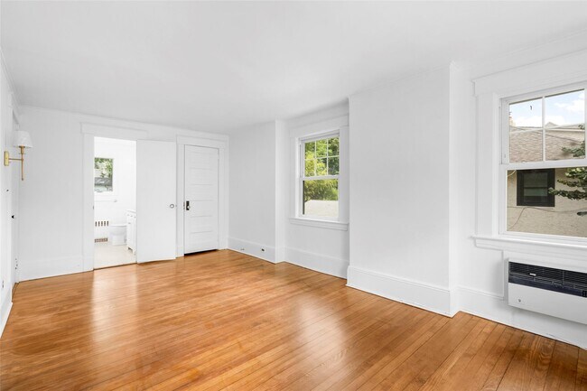 Building Photo - 32 Stuyvesant Ave
