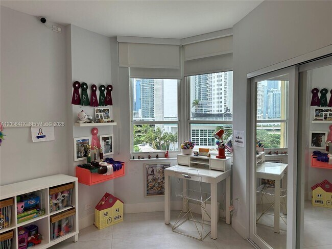 Building Photo - 888 Brickell Key Dr