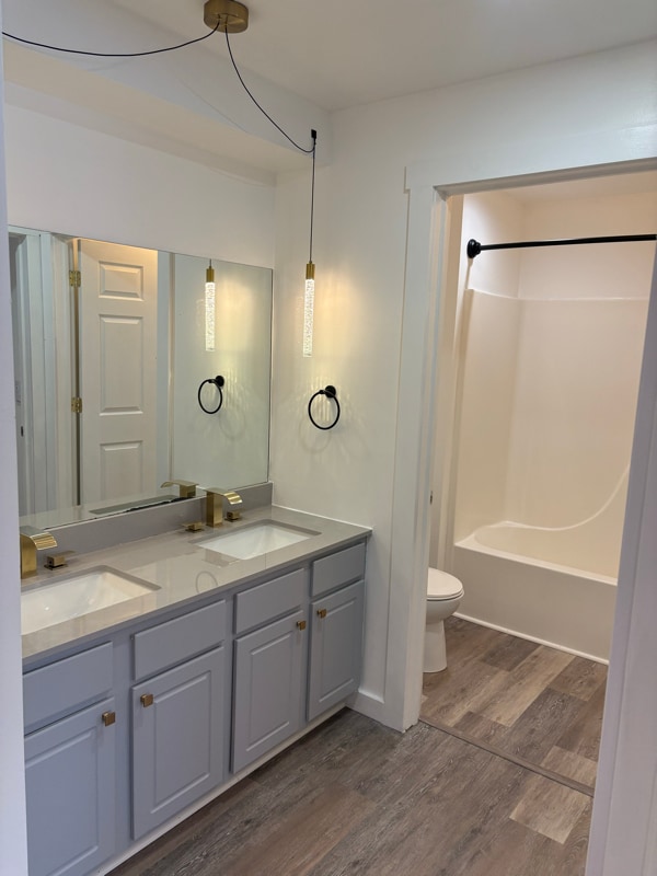 Building Photo - 150 N Main St