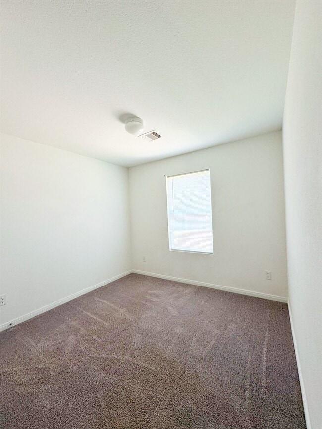 Building Photo - 245 Water Oak