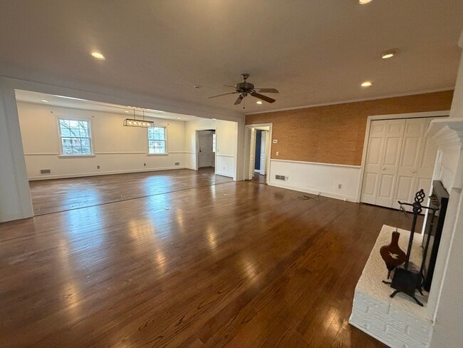 Building Photo - 115 Adams Ave