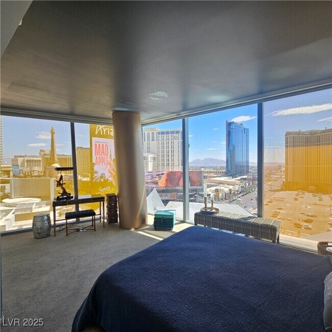 Building Photo - 3722 S Las Vegas Blvd