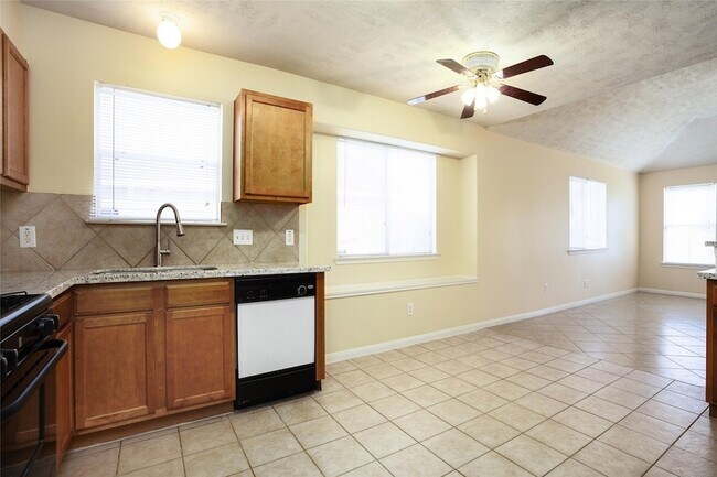 Building Photo - 8410 Taraglen Ct