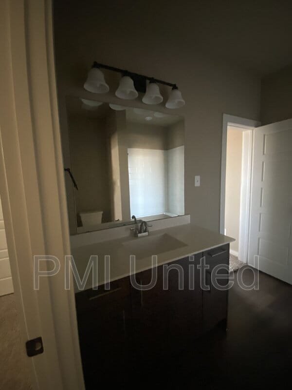 Building Photo - 655 Harvest Moon Dr