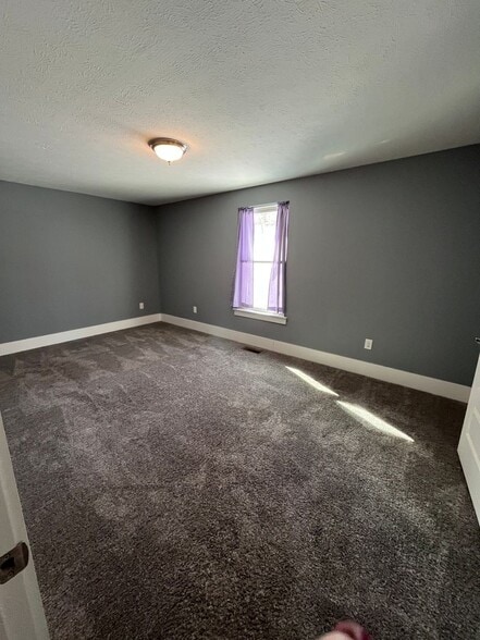 Building Photo - 509 Hickory Cir