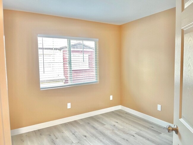 Building Photo - Three Story Four Bedroom 2.5 Bathroom Condo for lease $2,995