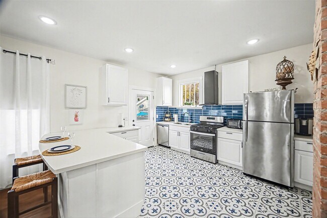 Building Photo - 1912 37th St