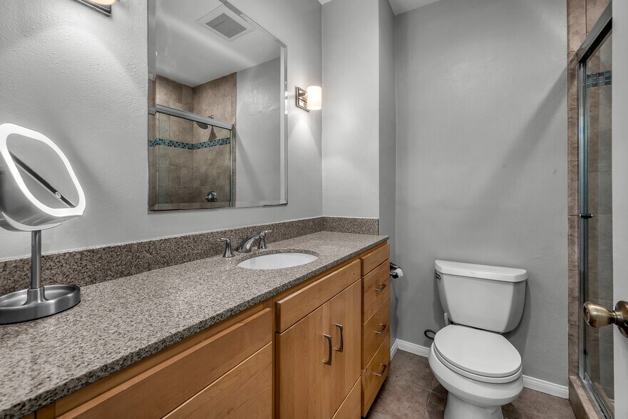 Building Photo - 8207 Stewart Ave