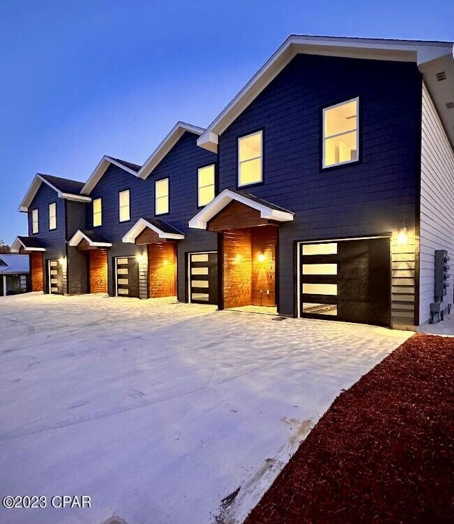 Building Photo - 2511 W 11th St