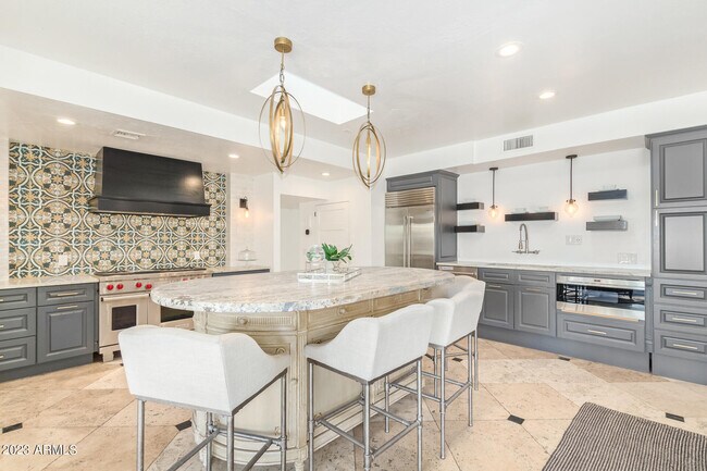 Building Photo - 4450 E Camelback Rd