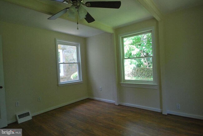Building Photo - 23131 Oakham Farm Ln