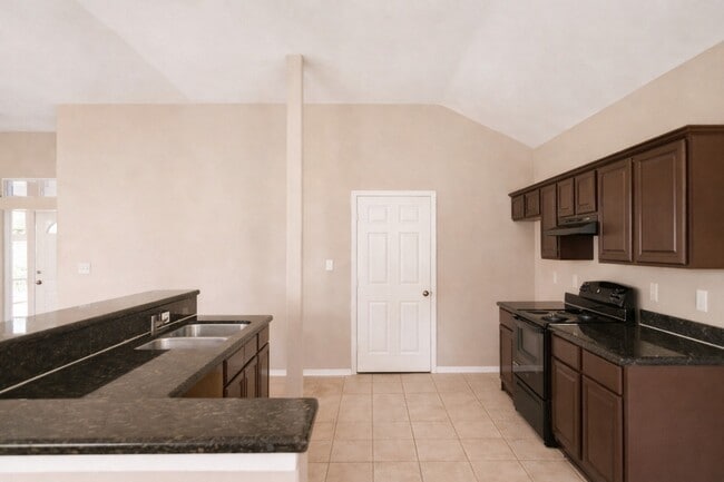 Building Photo - 9104 N Green River Dr