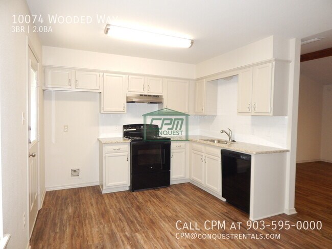 Building Photo - 10074 Wooded Way