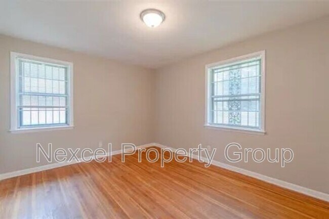 Building Photo - 3349 Northmoor Ave