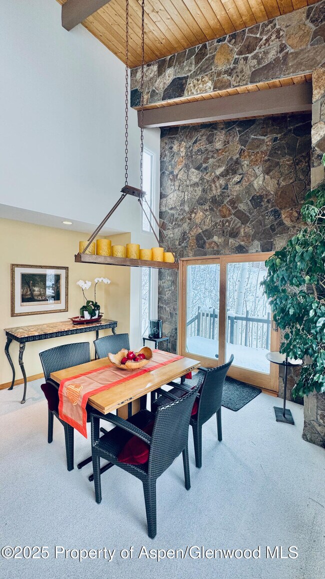 Building Photo - 302 Roaring Fork Dr