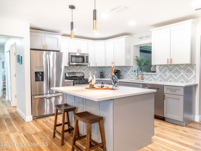 Building Photo - 135 Melaleuca Dr